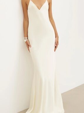 Elegant Cream Backless Slip Dress with V-Neck